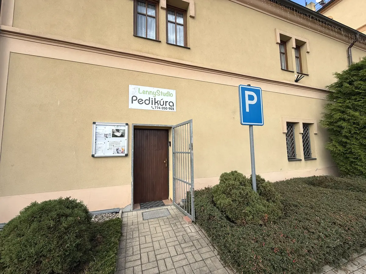 Vstup do LennyStudia ve Vysoké Peci
